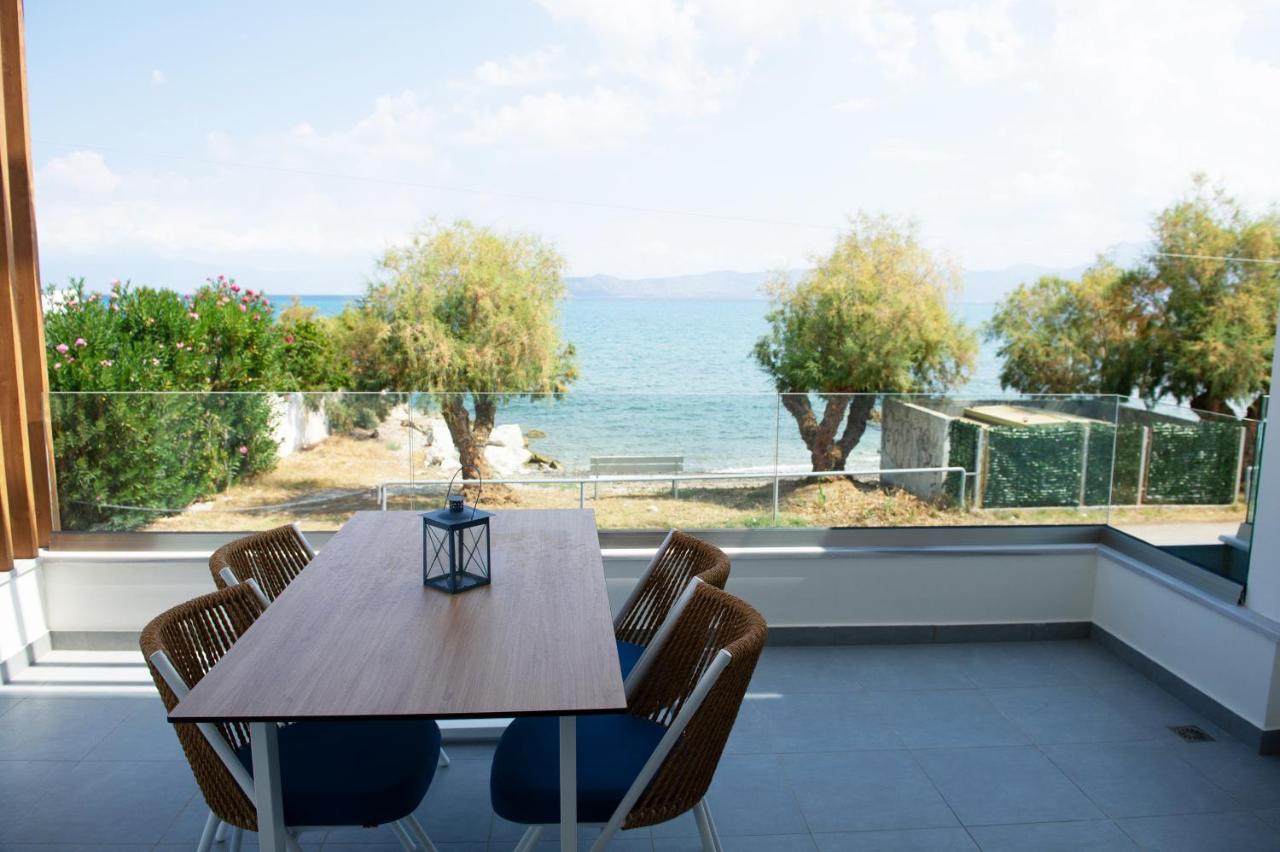 Vrahati La Mer Bleue Beachfront Boutique Apartments מראה חיצוני תמונה